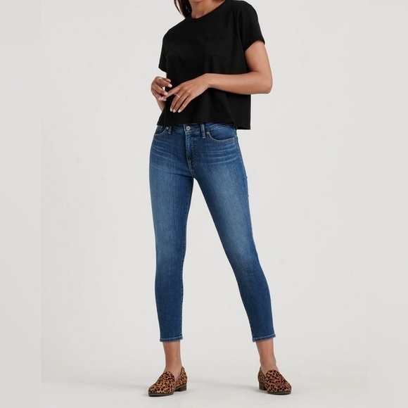 Women’s LUCKY BRAND medium wash mid rise crop Ava distressed jeans size 28/6 - Picture 15 of 16